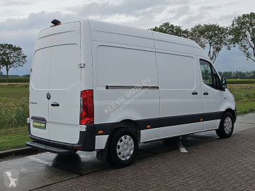 Fourgon utilitaire Mercedes