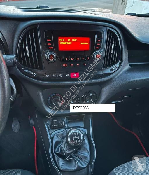 Véhicule utilitaire Fiat doblo