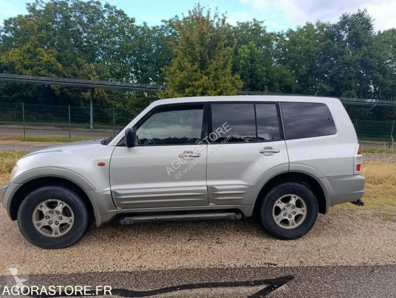Véhicule utilitaire Mitsubishi PAJERO