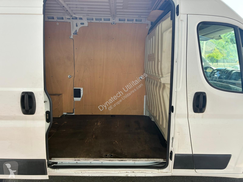 Véhicule utilitaire Peugeot BOXER FG 330 L2H2...