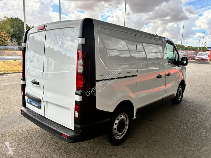 Véhicule utilitaire Renault TRAFIC III FG L2H1...