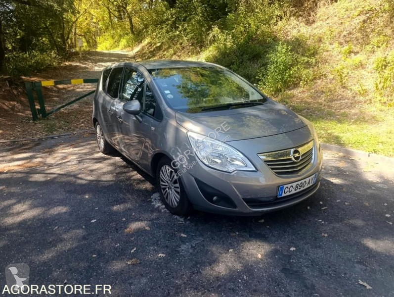 Véhicule utilitaire Opel MERIVA