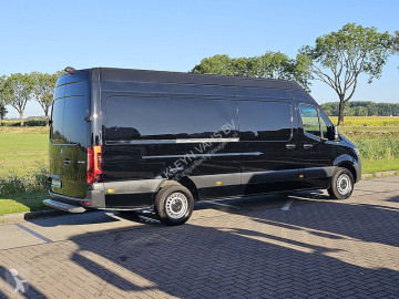 Fourgon Mercedes