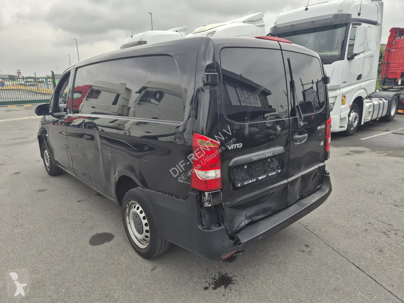 Véhicule utilitaire Mercedes Vito
