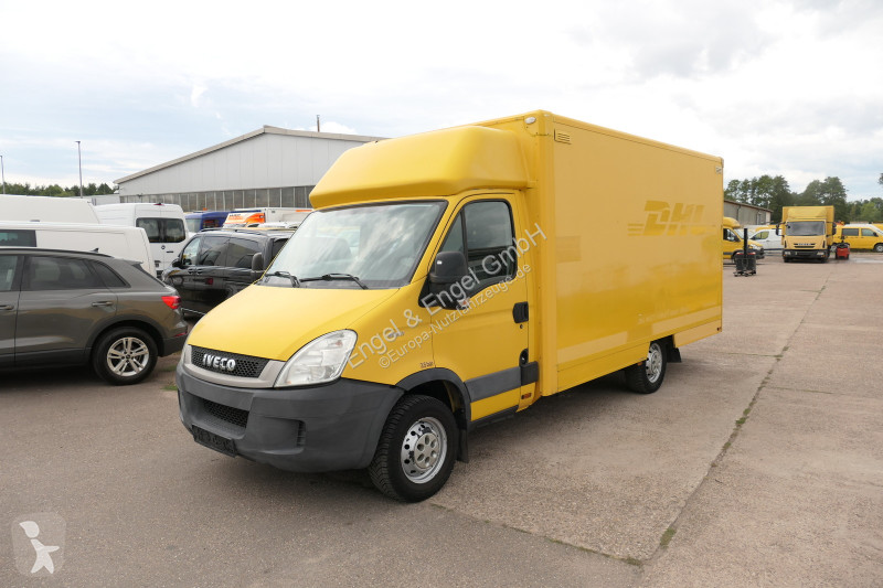 Véhicule utilitaire Iveco Daily 35 S11 C30C...