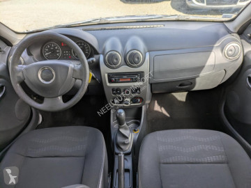 Coche berlina Dacia
