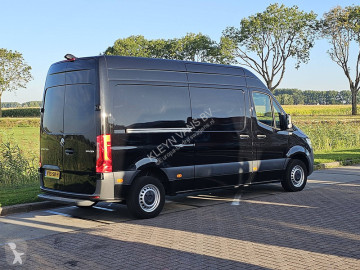 Fourgon Mercedes