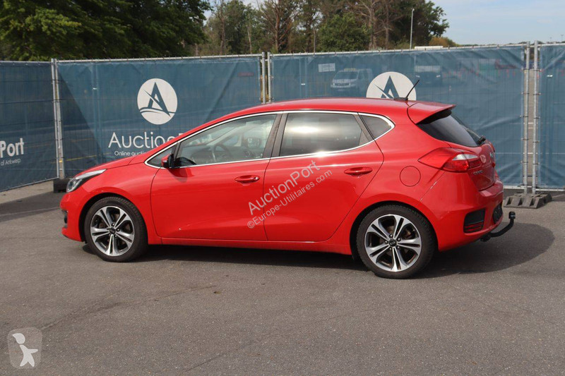 Véhicule utilitaire KIA  cee'd