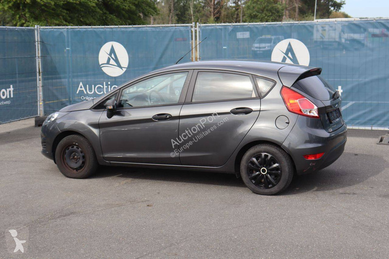Véhicule utilitaire Ford