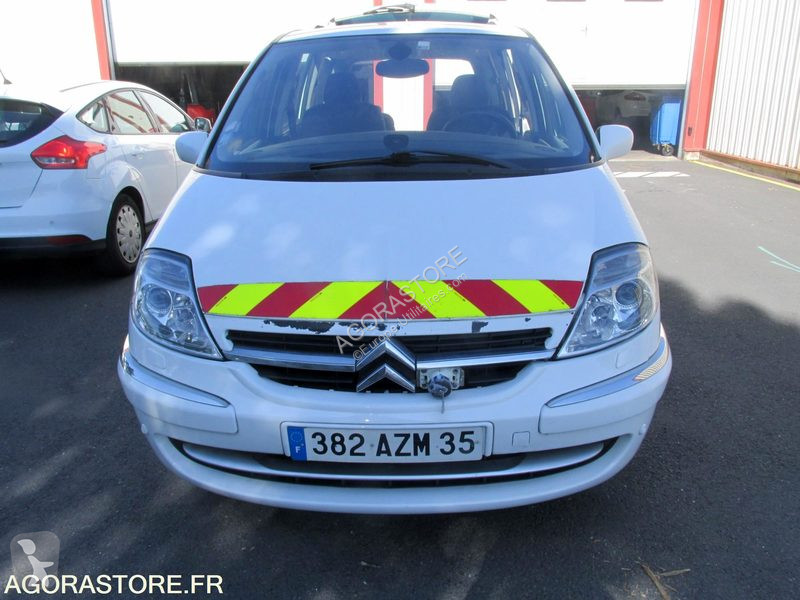 Véhicule utilitaire Citroën C8