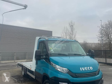 Utilitaire plateau ridelles Iveco