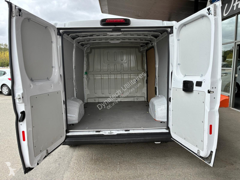 Véhicule utilitaire Peugeot 2.2 BLUEHDI S&S...
