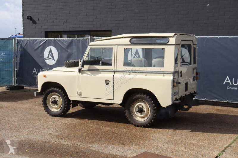 Véhicule utilitaire Land Rover