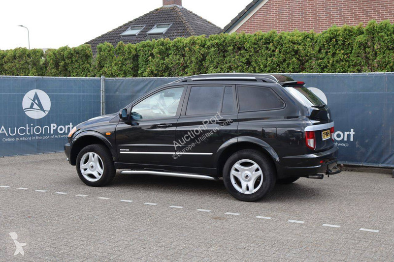 Véhicule utilitaire Ssangyong M200 2WD AUT. HR