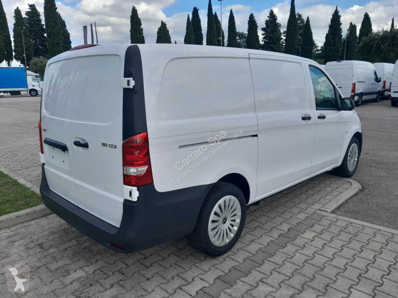 Véhicule utilitaire Mercedes Furgone