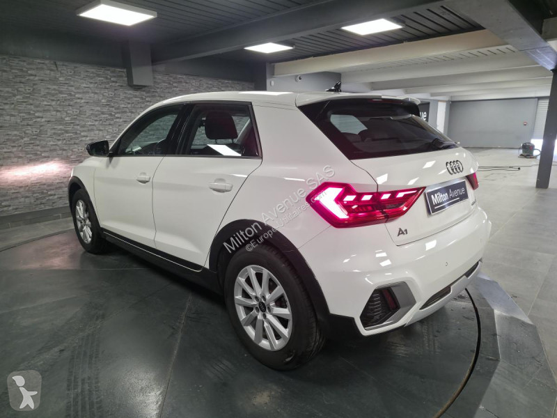 Véhicule utilitaire Audi Allstreet 1.0 30 TFSI...