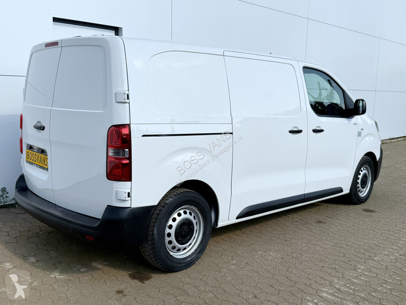 Véhicule utilitaire Peugeot 75 kWh 136PK L2H1...