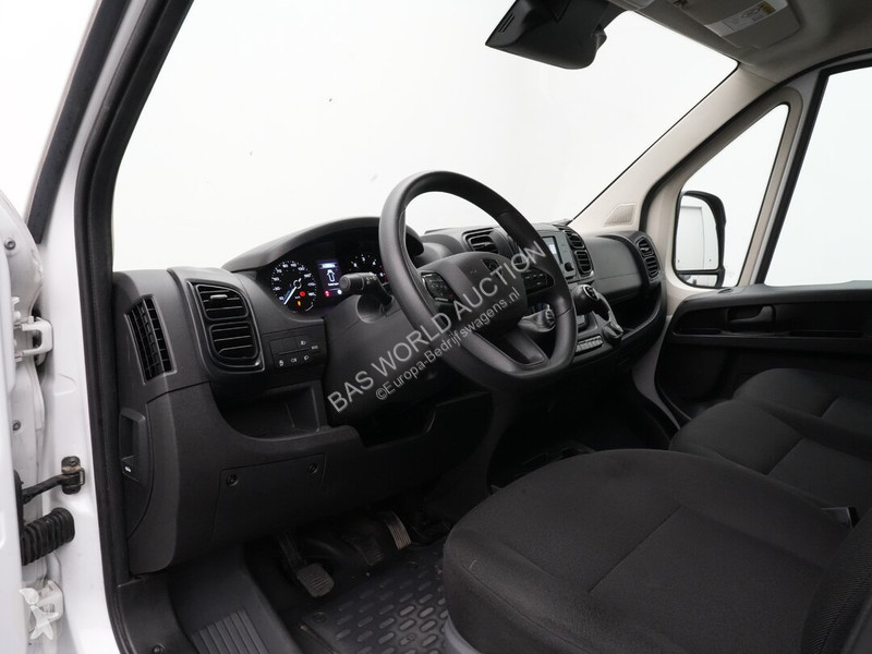 Véhicule utilitaire Peugeot 120pk