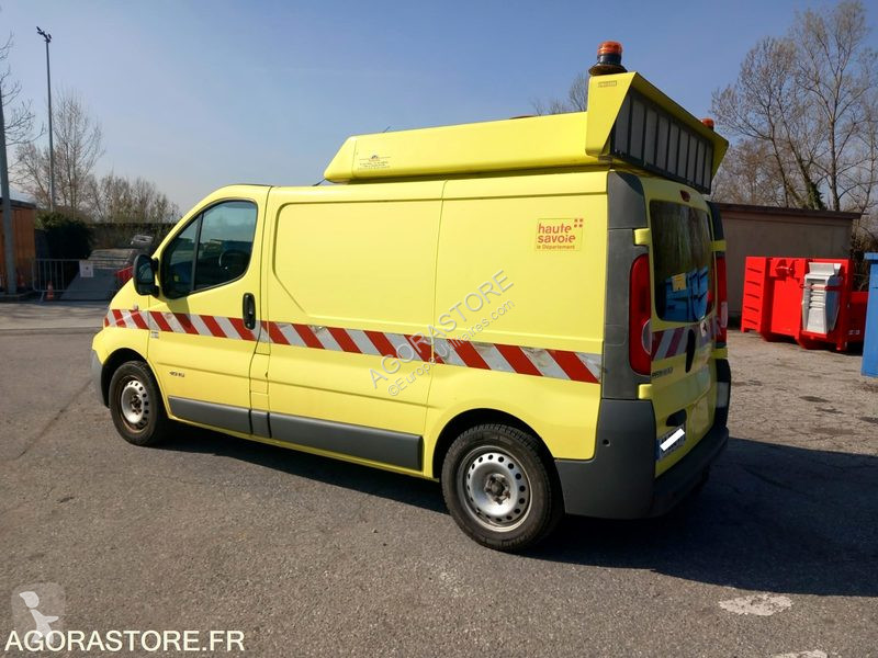 Véhicule utilitaire Renault TRAFIC