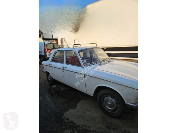 Véhicule utilitaire Peugeot 204