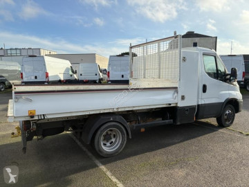 Utilitaire benne standard Iveco