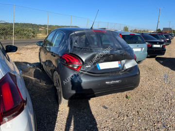 Peugeot 208 1.2i PureTech 110 Allure / DW319