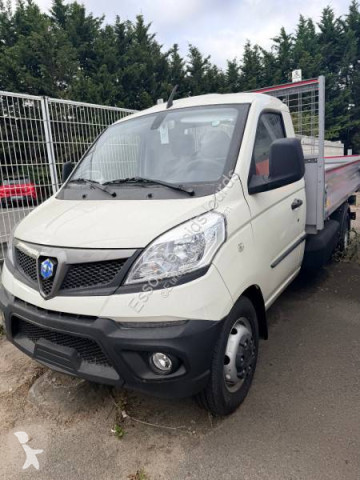 Utilitaire benne standard Piaggio