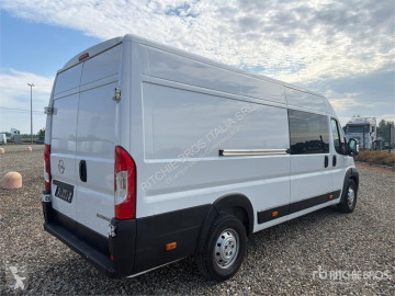 Caja cerrada Opel