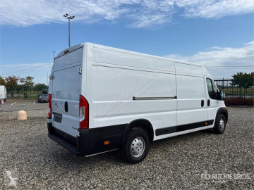 Caja cerrada Opel