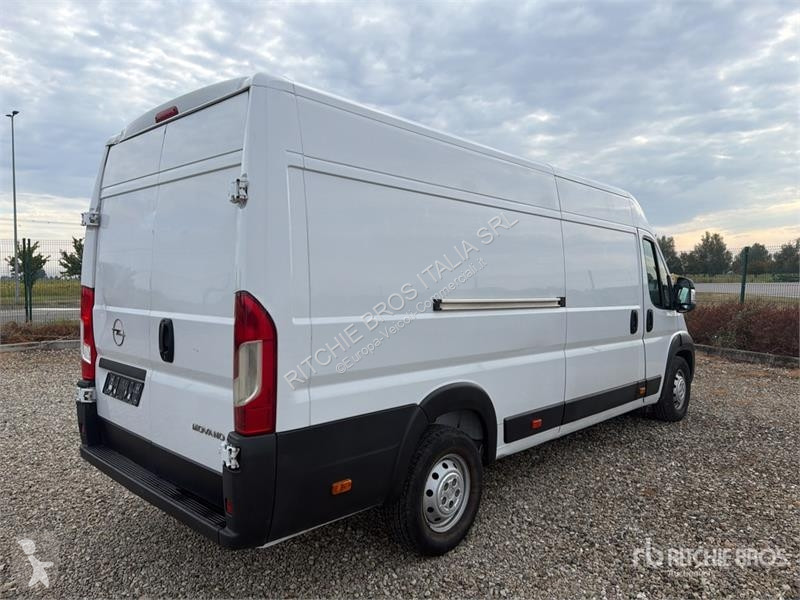Véhicule utilitaire Opel 2.2