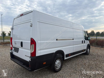 Caja cerrada Opel