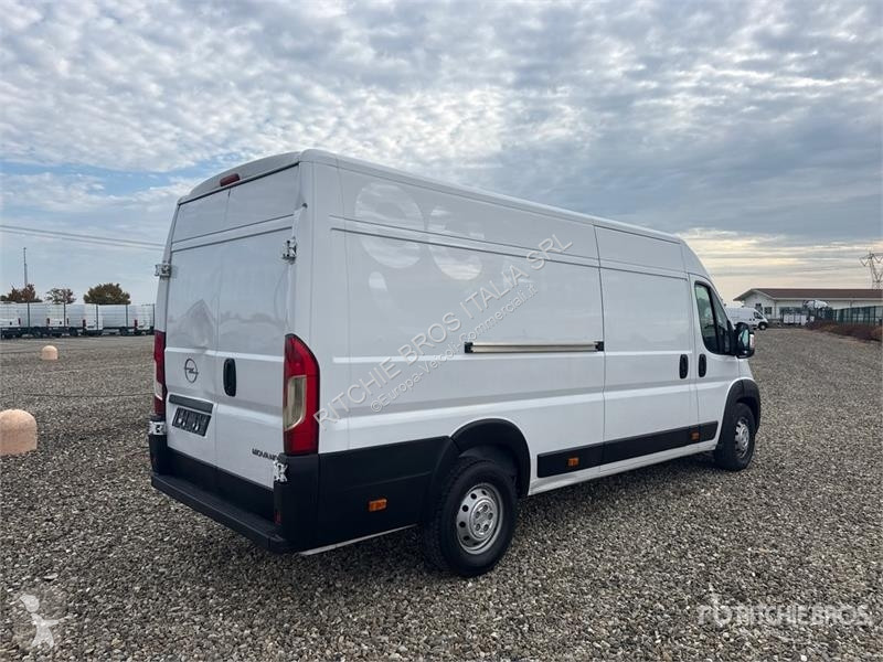 Véhicule utilitaire Opel 2.2