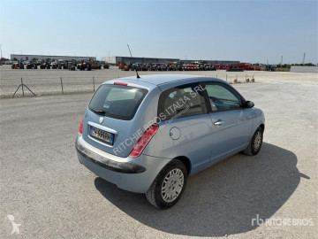 Coche Lancia