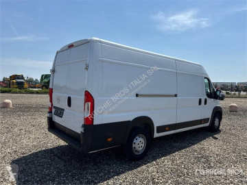 Caja cerrada Opel