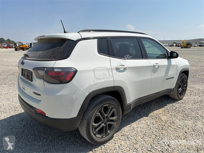 Лекотоварен автомобил Jeep 1.3
