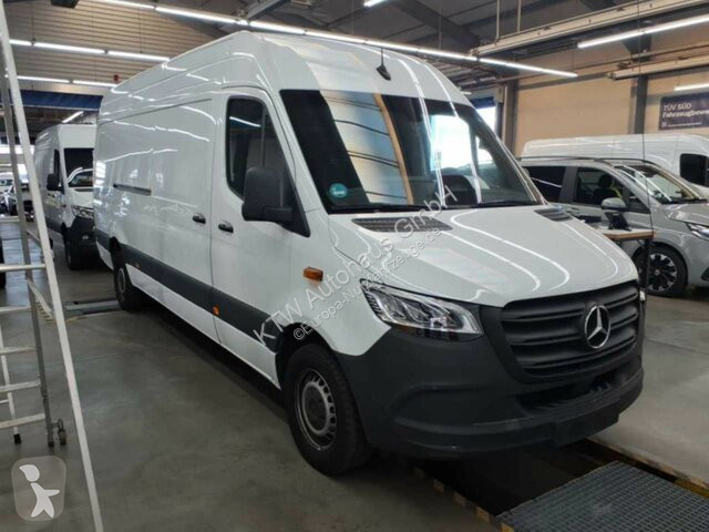 Véhicule utilitaire Mercedes Sprinter 317...