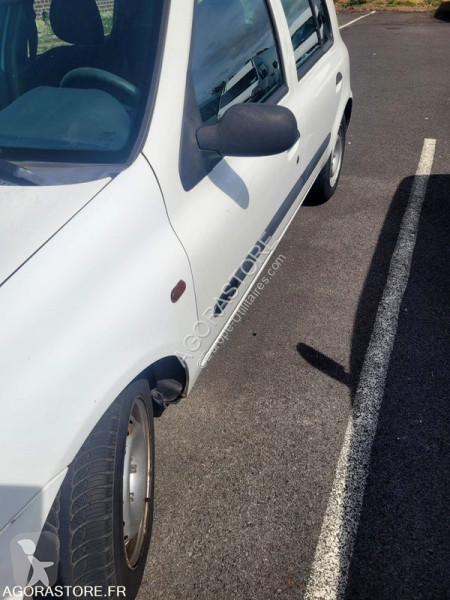 Лекотоварен автомобил Renault CLIO