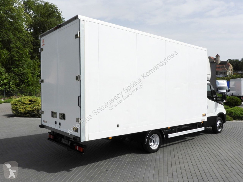 Лекотоварен автомобил Iveco 35C16 DAILY