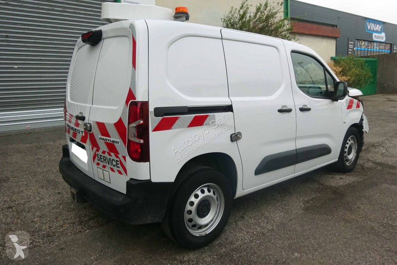 Véhicule utilitaire Peugeot PARTNER 1,5 HDI 120