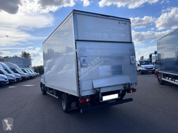 Utilitaire caisse grand volume Iveco
