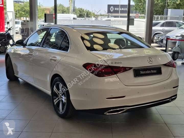 Комерційні автомобілі Mercedes 200