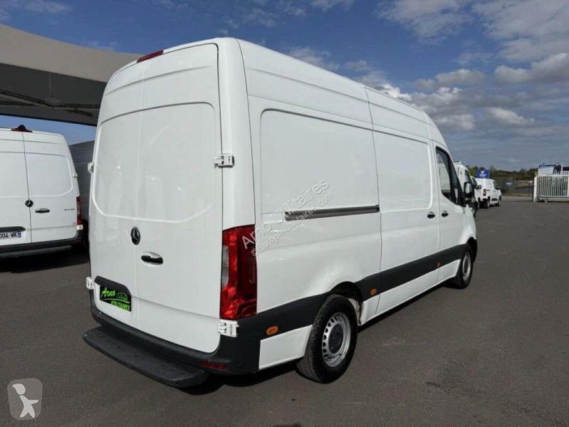 Véhicule utilitaire Mercedes