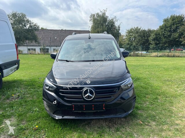 Véhicule utilitaire Mercedes EQT 200...