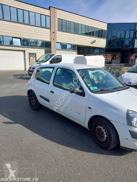 Комерційні автомобілі Renault CLIO