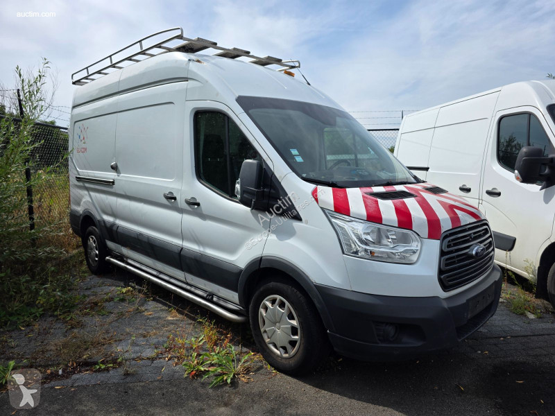 Комерційні автомобілі Ford transit