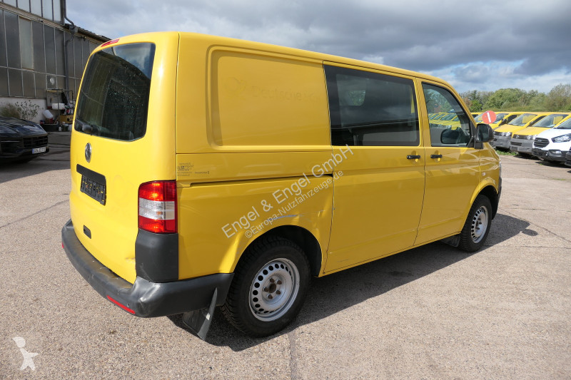 Лекотоварен автомобил Volkswagen T5 Transporter...