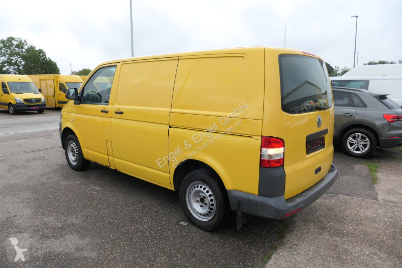 Лекотоварен автомобил Volkswagen T5 Transporter...