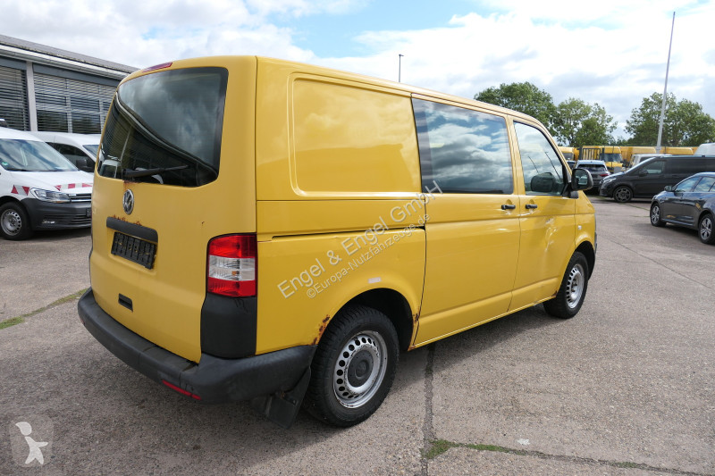 Лекотоварен автомобил Volkswagen T5 Transporter...
