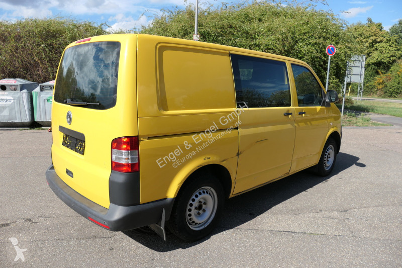 Лекотоварен автомобил Volkswagen T5 Transporter...