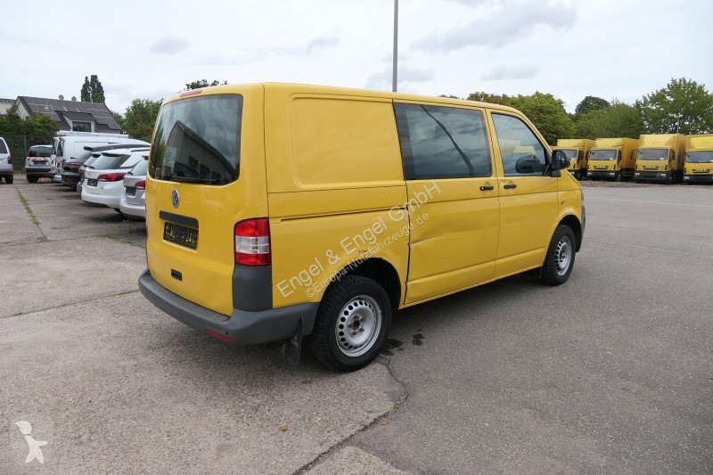 Лекотоварен автомобил Volkswagen T5 Transporter...